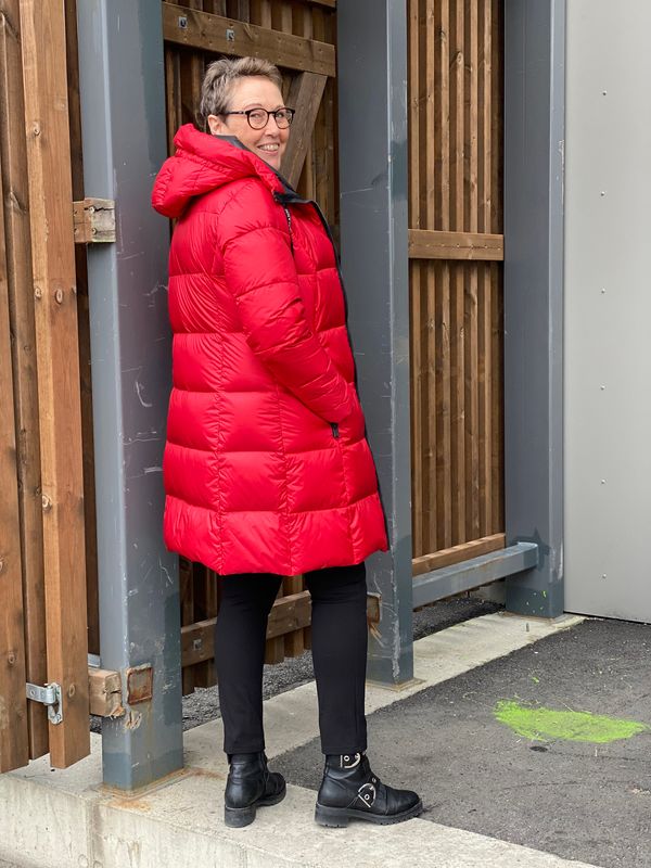 Normann lang dunjakke i Red/Black