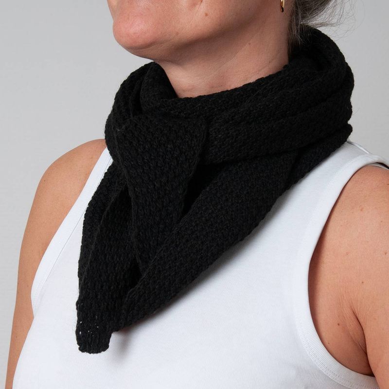 Rosenvinge Perlestrikket Triangel Skjerf i Black