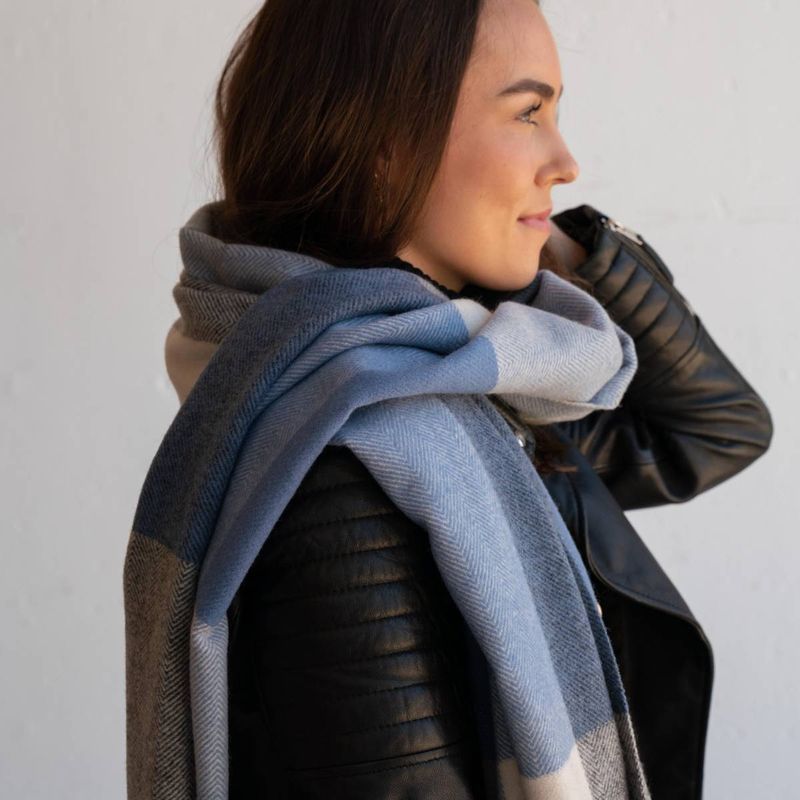 Morild Faun Kvadrat skjerf med refleks, blå multifarget